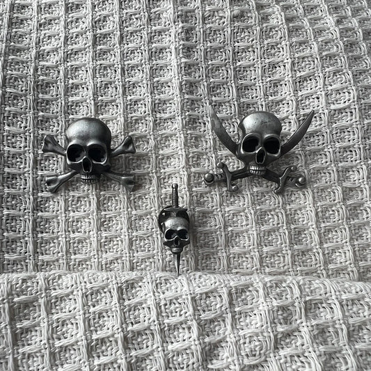 Skull Brooch Metal Halloween Pin for Cosplay & Costumes