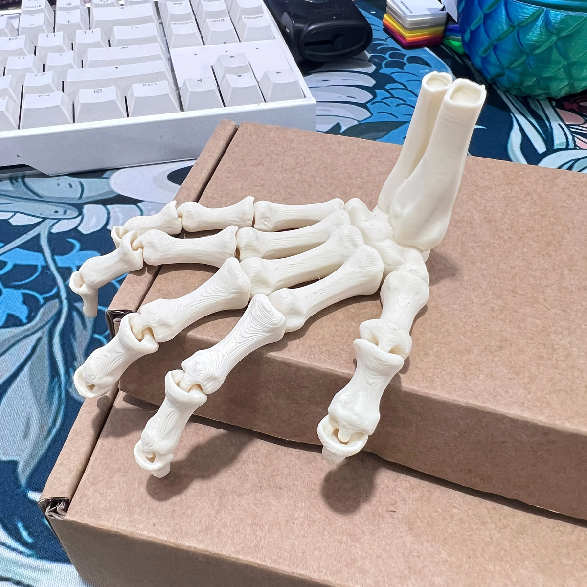 Halloween Bone Decoration, 3D Hand Bone Ornaments 2-Piece Set