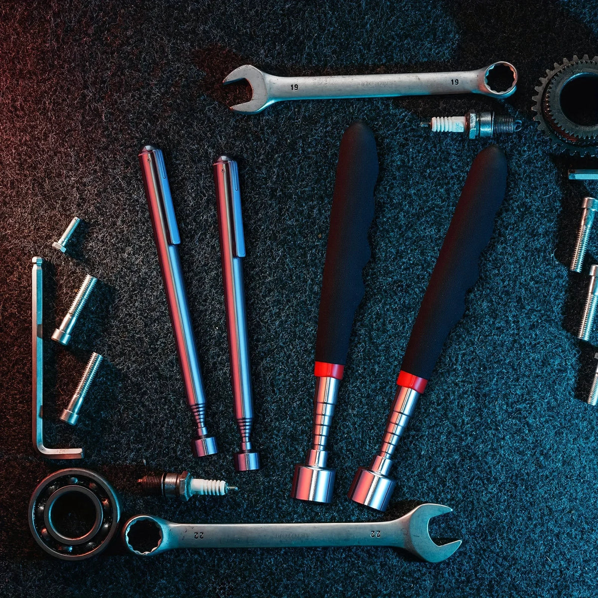 Telescoping Magnetic Pickup Tool for Hard-to-Reach Areas