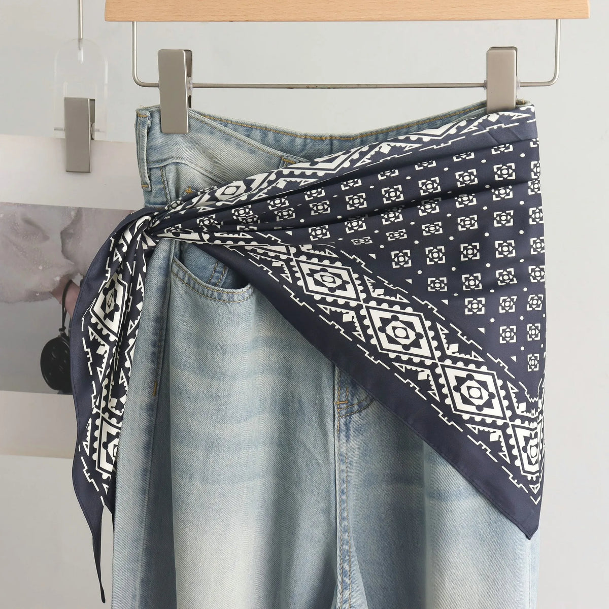 Women’s Scarf Triangular Tie Dye Head Scarf for Spring