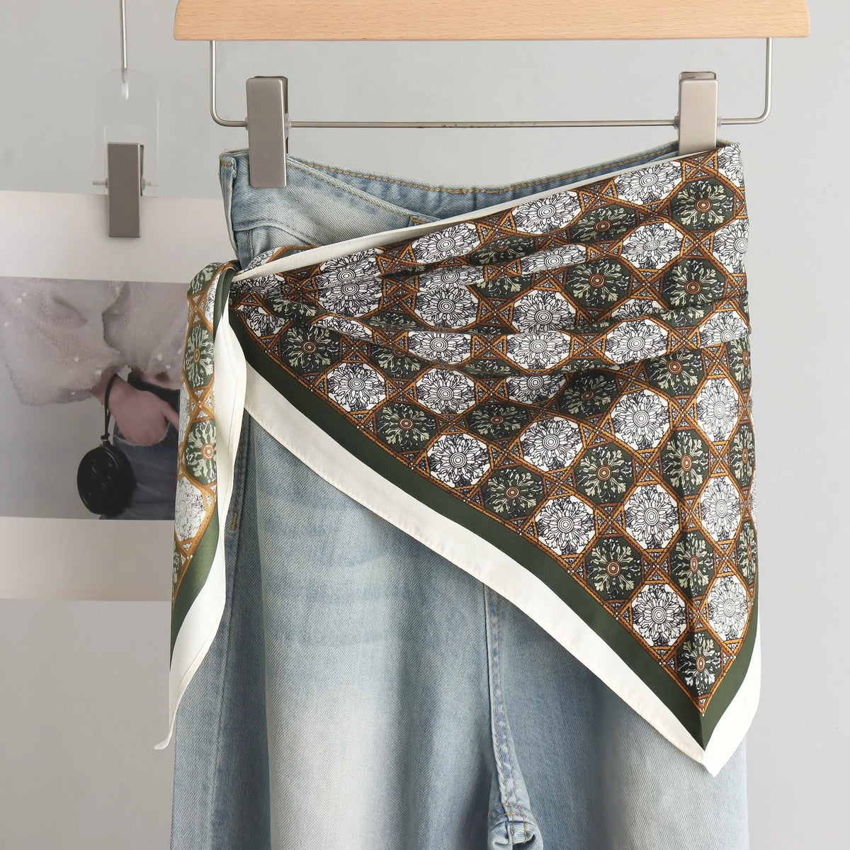 Women’s Scarf Triangular Tie Dye Head Scarf for Spring