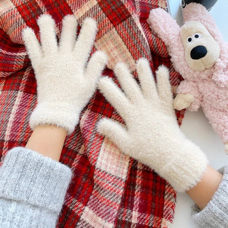 Women's Winter Gloves, Plush Warm Mittens for Outdoor Use