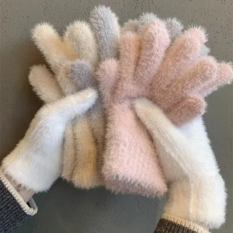 Women's Winter Gloves, Plush Warm Mittens for Outdoor Use